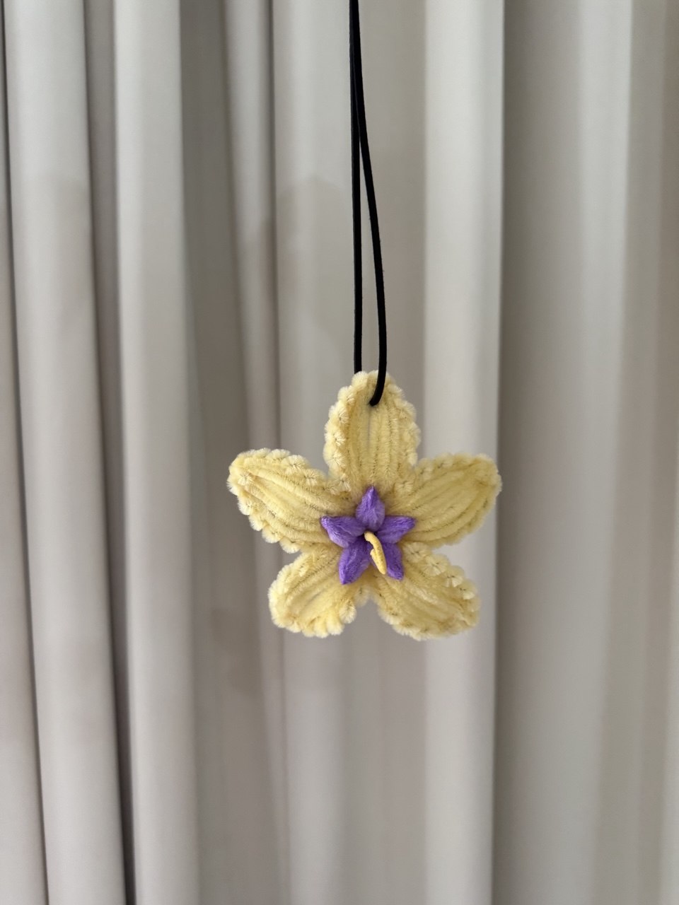 Rapunzel flower car accessorie